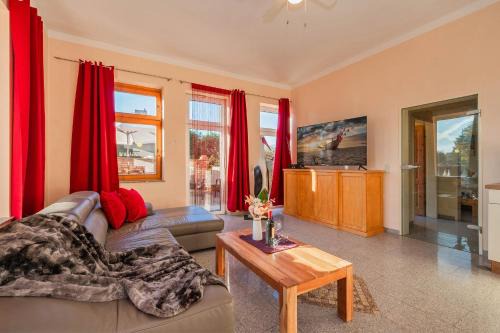 Pudagla Apartment | Der Schlosshof - 01