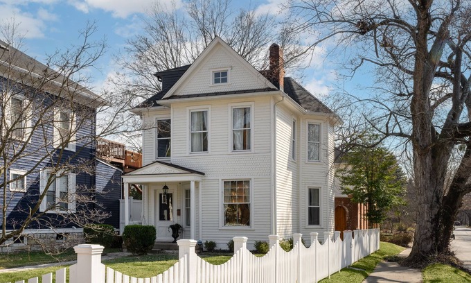 Crescent Hill House | Derby City's Finest - Luxury Home in the heart of historic Crescent Hill