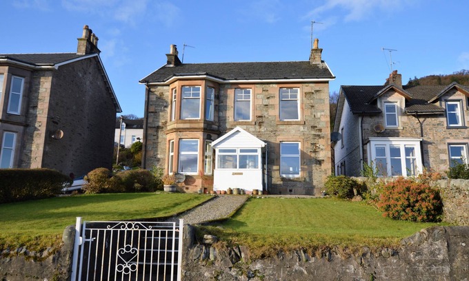 Tighnabruaich Apartment | Derryguaig Apartment, shore front location, wood burner, pet friendly