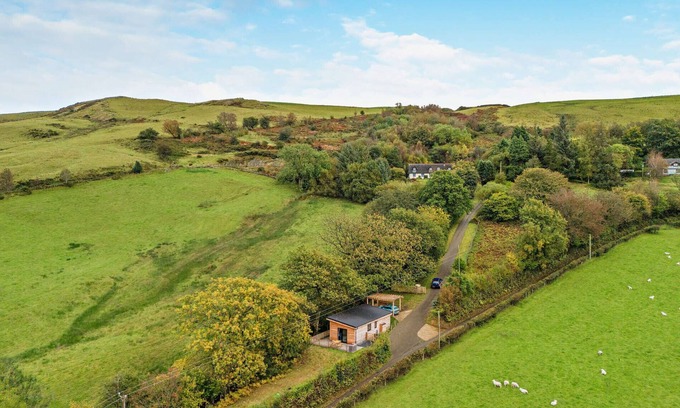 Llanfair Caereinion House | Derw Bach - One Bedroom House, Sleeps 2