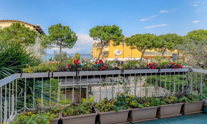 Desenzano del Garda Apartment | Desenzanoloft Il Girasole del Lago