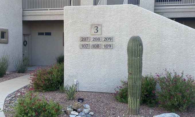 Rancho Vistoso Condo | Desert Oasis Casita Just Steps from the Heated Pool & Spa – Oro Valley retreat!