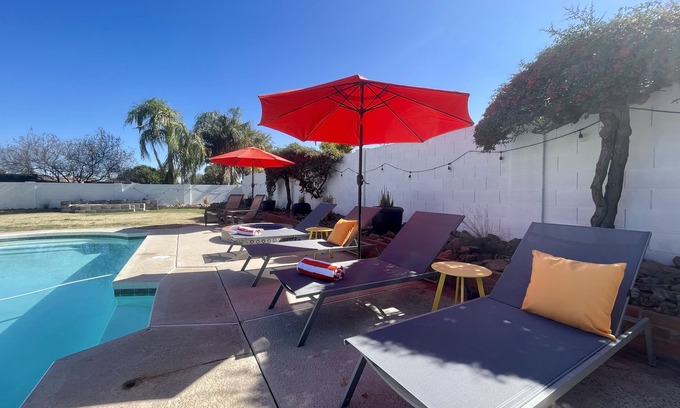 Paradise Valley Village House | Desert Retreat - Neighborhood Trails - Week/Month Discounts