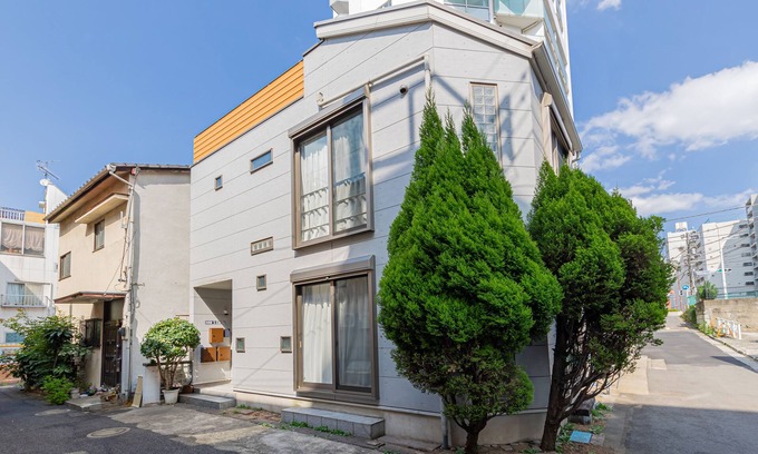 Ebisu House | Design house for rent in Ebisu, a stylish Ebisu, perfect for a group trip (max. 10 people).