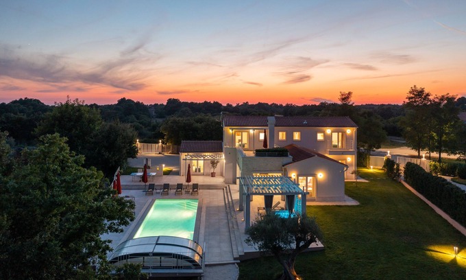 Rezanci Villa | Design Villa Sole * with 48m² heated pool, game room, fitness & spa house