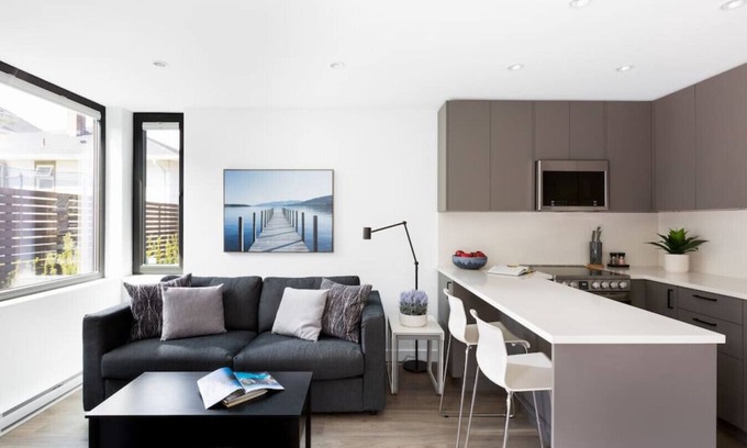 Arbutus Ridge House | Designer Coach House - Arbutus/Kits/UBC