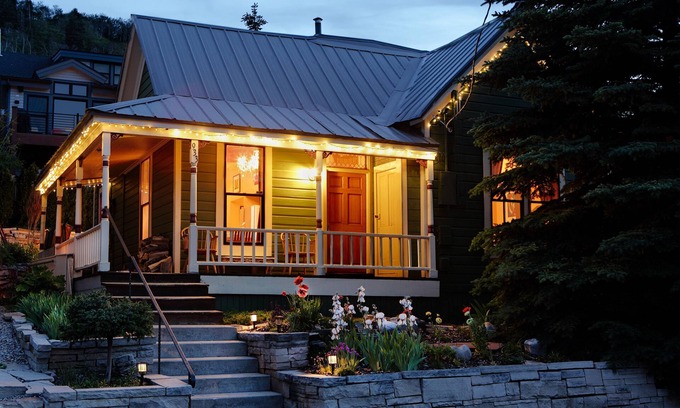 Downtown Park City House | Designer's Home WALK TO MAIN ST. and SKI RUN, HotTub, Fireplace, A/C, Large Deck