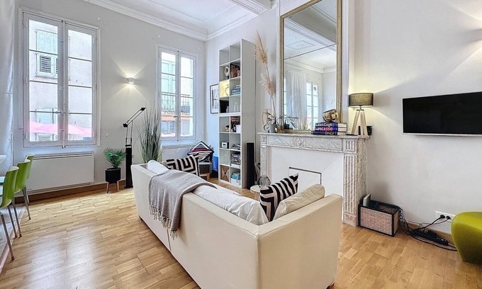 Grasse Apartment | "DesignLoftSophia" vacation apartment in the historic old town of Grasse