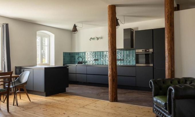 Mugeln Apartment | Designwohnung auf Gutshof mit Sauna zw. L/DD