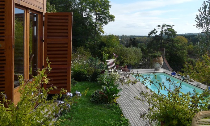 Bourre House | Detached house facing south with pool and panoramic views of the Cher