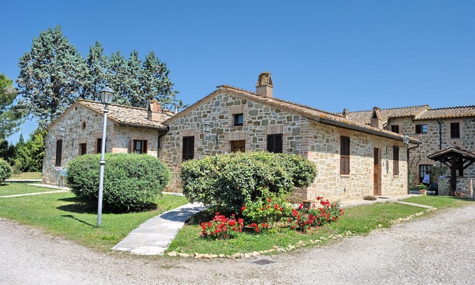 Ospedalicchio Condo | Detached cottages with pool and shared areas