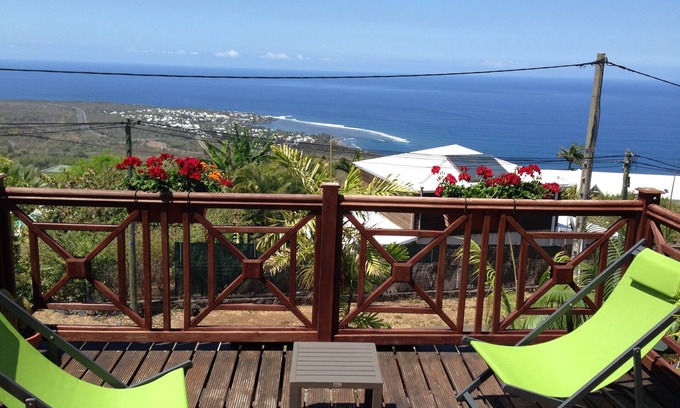 Les Avirons Apartment | detached cottage with sea views and private terraces comfort.
