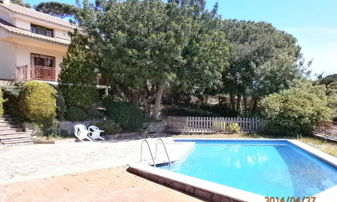 Sant Vicenc de Montalt House | Detached family house, private garage and sea views