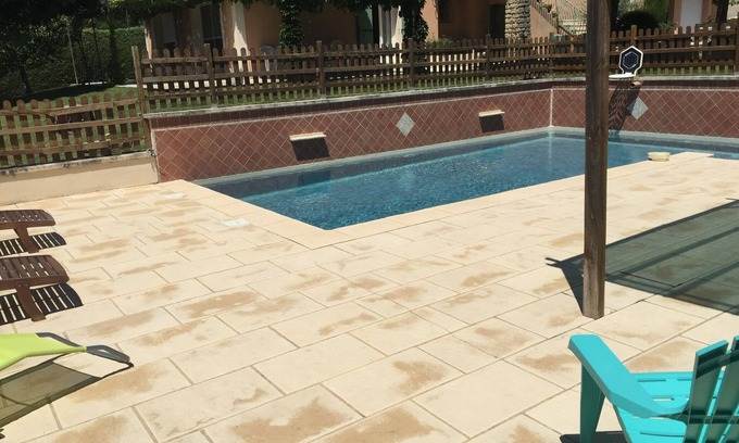 Saumane-de-Vaucluse House | Detached house not overlooked air conditioned with enclosed garden and swimming pool