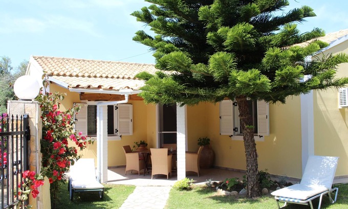 Agios Matthaios House | Detached holiday home at the sea with garden, Wifi | Skidi, Corfu