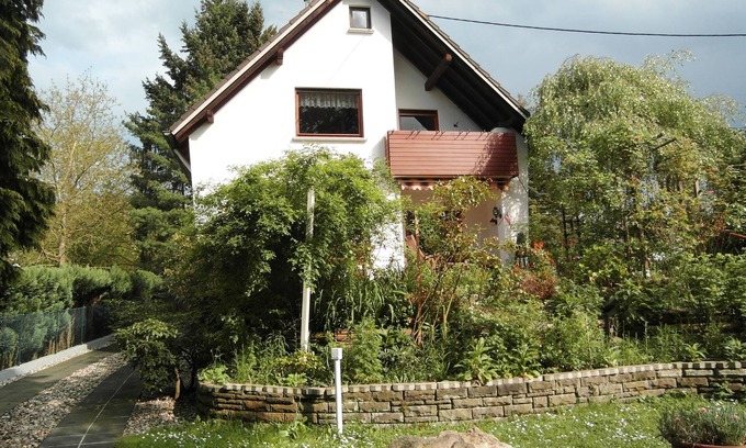 Rheinbreitbach House | detached house in Bonn area, quietly, yet centrally located