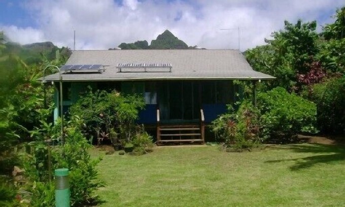 Papeto'ai House | Detached house in a tropical garden with relaxing sea view
