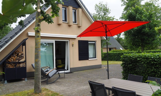 Sondel House | Detached house with fully fenced garden and lots of privacy