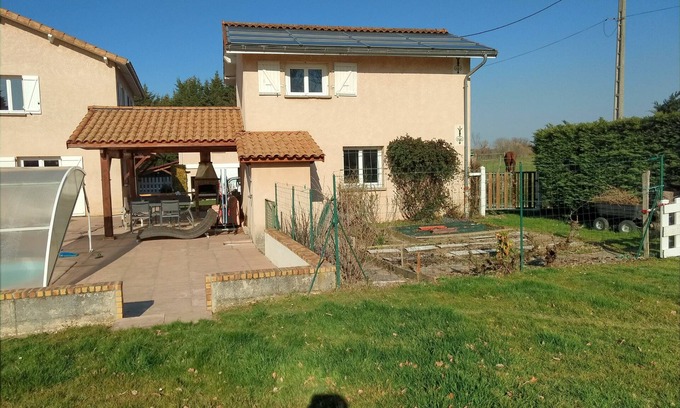 Septeme House | Detached house with swimming pool 15 mins from Vienna