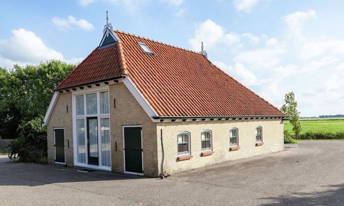 Pingjum House | Detached rural house with garden in Pingjum, Friesland