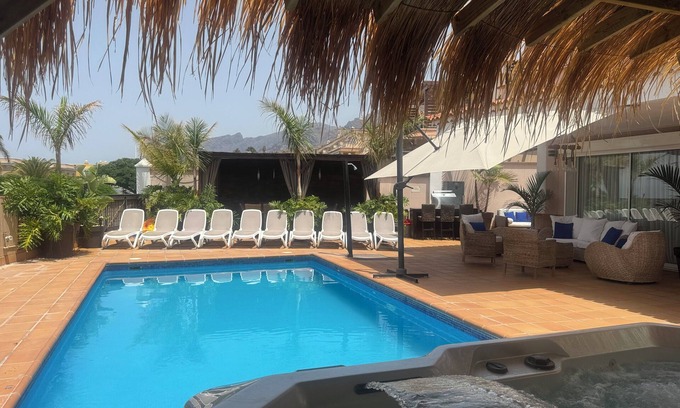 Puerto de Santiago Villa | Detached Villa with Private Pool, close to all amenities and a blue flag beach