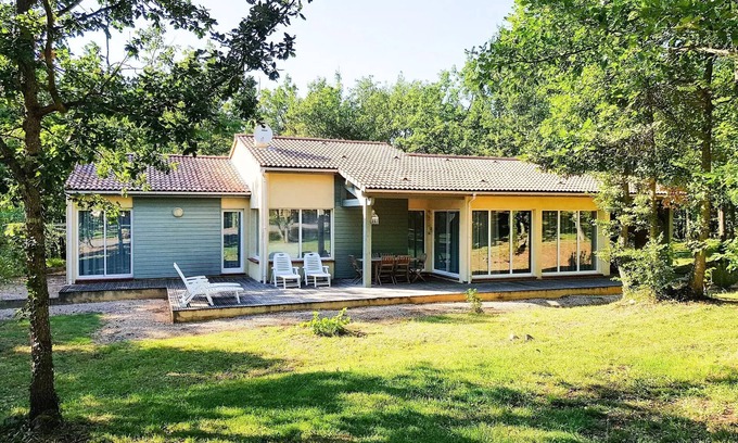 Quillan Villa | Detached villa, 2 bathrooms + air conditioning, sleeps 8