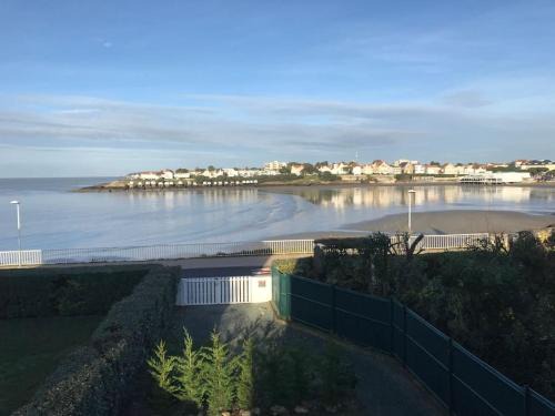 Pontaillac Villa | Devant la mer, ROYAN plage de PONTAILLAC, 4chambres 2 à 8 personnes