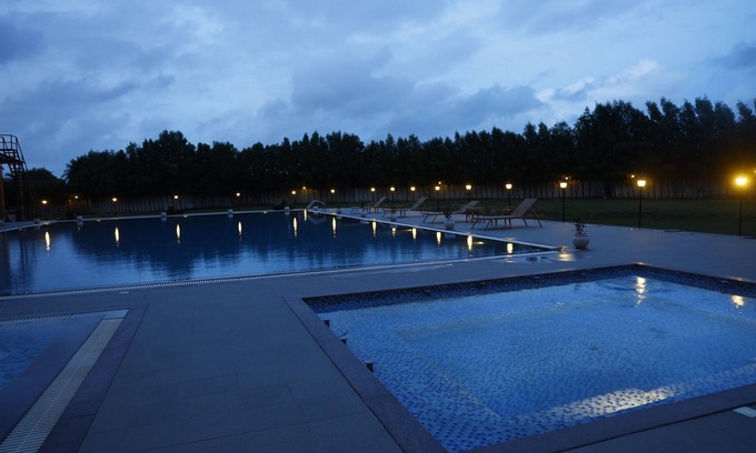 Daman Hotel | Devka Beach Resort