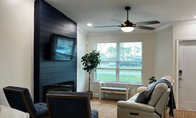San Carlos Park House | Dew Casa Luxury 3 Bedroom Florida Home
