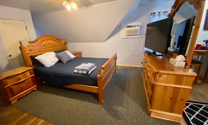 Lawton Apartment | Diamond Apartment with GYM - 2 miles to Fort Sill & 1/2 mile to downtown!
