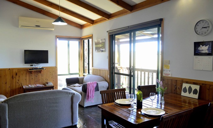 Middlesex Cottage | Diamond Forest Farm Stay, Pet Friendly cottages