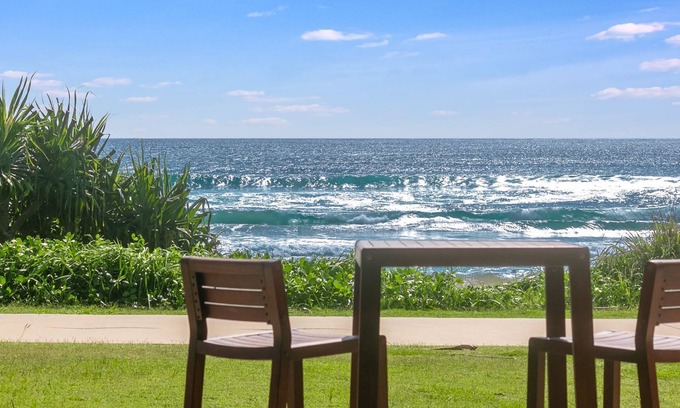 Tugun Apartment | Diamond Place 1 - Absolute Beachfront
