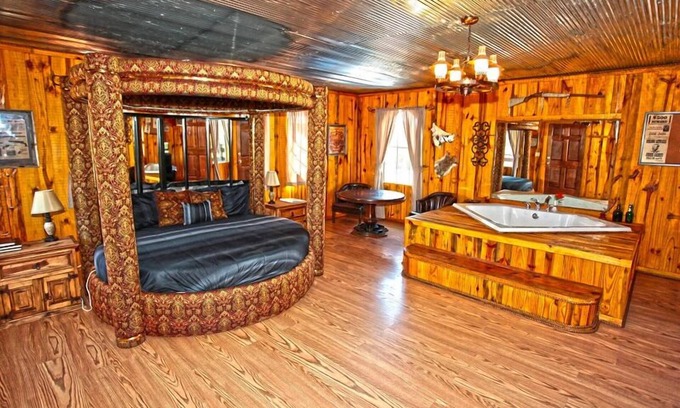Murfreesboro Other | Diamonds Old West