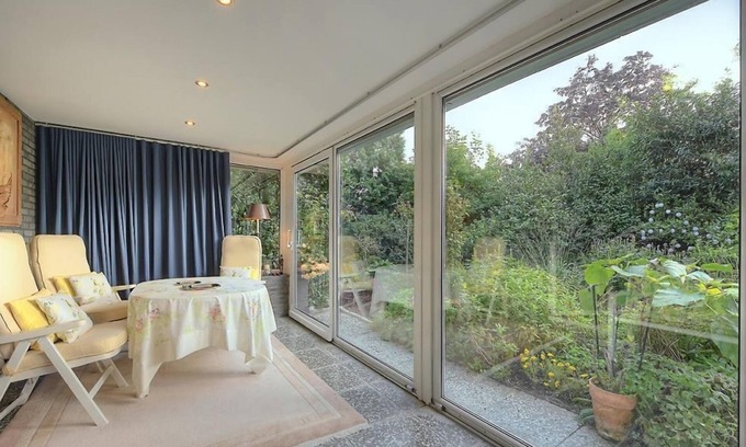 Metzkausen Bed & Breakfast | Die Villa Mettmann