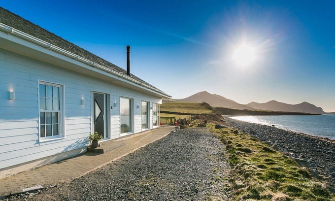 Dinas Cottage | Dihangfa - sleeps 6 guests in 3 bedrooms