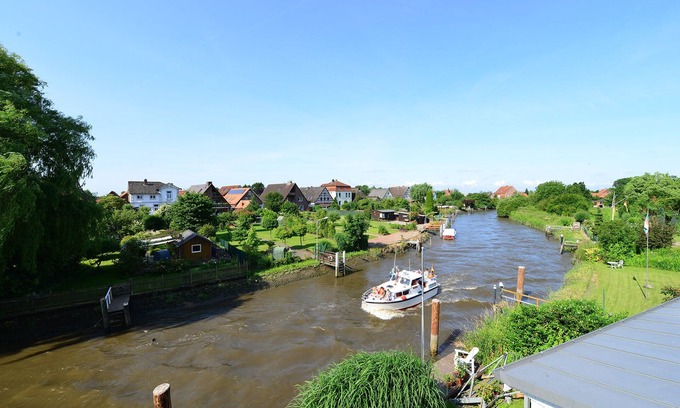 Jork Apartment | Dike crown - directly at the Este - unique view of the river