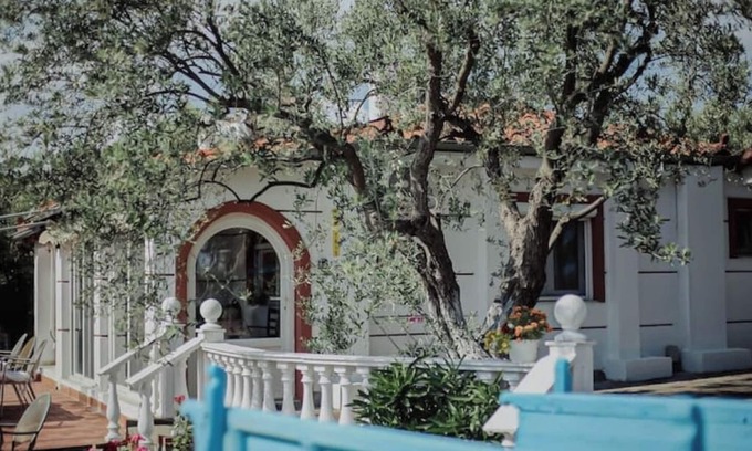Alexandroupoli Cottage | Dimitris Resort : The pool home nearby!