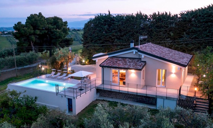 Acquaviva Picena Villa | Dimora Campo delle Mura 4+2, Emma Villas