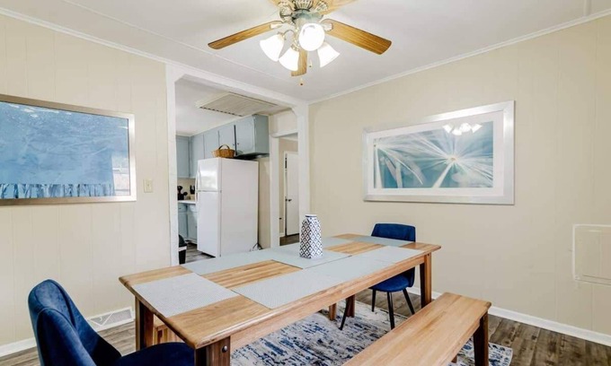 West Columbia House | Dine Outside! Patio & Grill - Adorable on Taylor