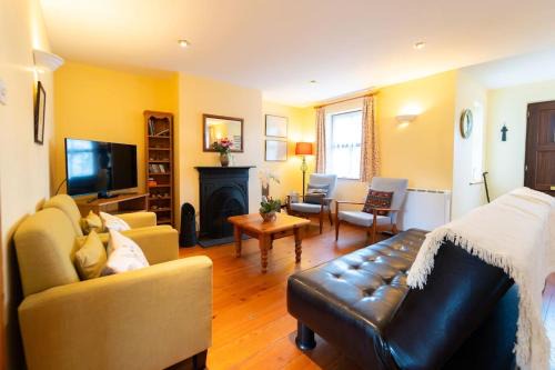 Dingle House | Dingle Town Cottage - Tigh Peig