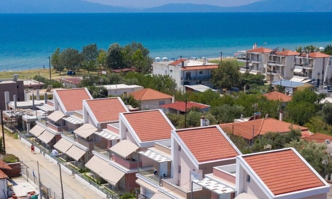 Paralia Ofryniou Apartment | Dionysos Residential Complex