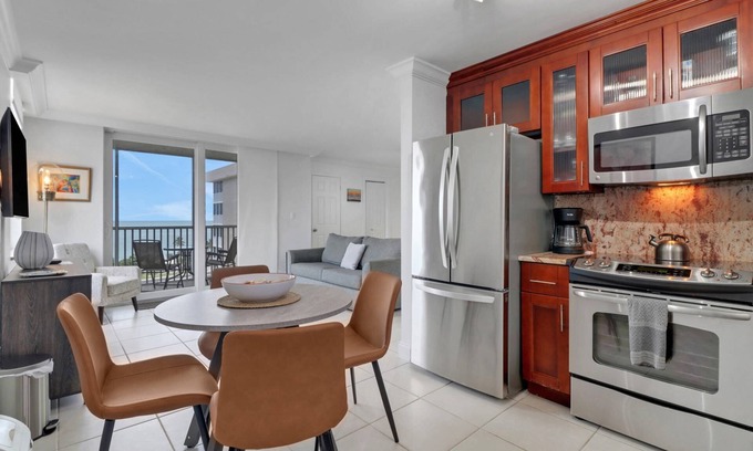 Bonita Springs Condo | Direct 9th Floor Gulf View! Walk to the Beach! Free Parking & Over $100 of Free Daily Activities!