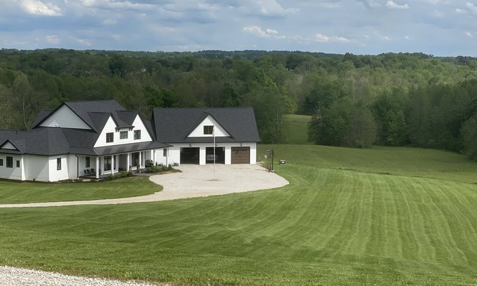 Koleen House | Direct path of Eclipse 2024. 5,000sqft home inground Pool 27acres hiking trails.