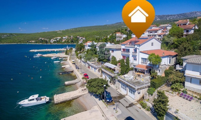 Jadranovo Apartment | Directly on the beach with sea view