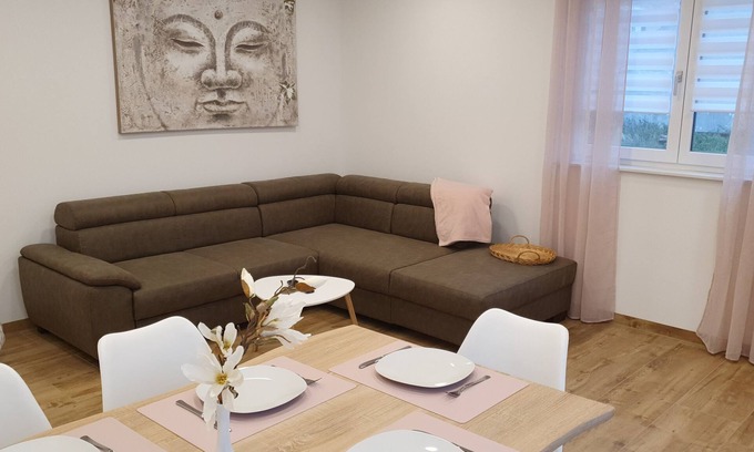 Gerolfingen Condo | Direkt Unterhalb vom Schönen Hesselberg