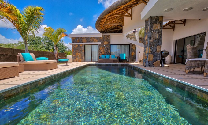 Camp Bestel Villa | DIROMA VILLA 4 BEDROOMS PRIVATE POOL