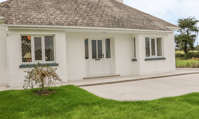 Athea House | DIRREEN HOUSE, family friendly in Listowel, County Kerry