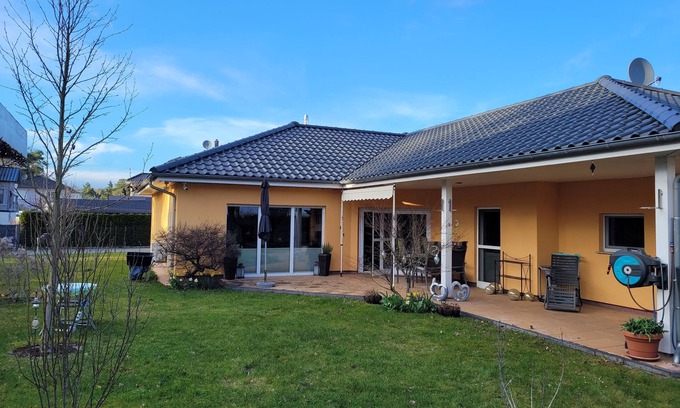 Koenigs Wusterhausen House | Disabled-friendly detached house near the lake/15min BER, 35min Potsdamer Platz