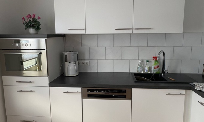 Lage Condo | Disabled-friendly vacation apartment