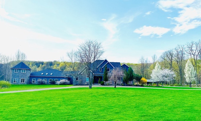 Union Dale House | DISCOUNT LAST MINUTE Elk Mountain Estate Manor in beautiful PA-Groups and Events